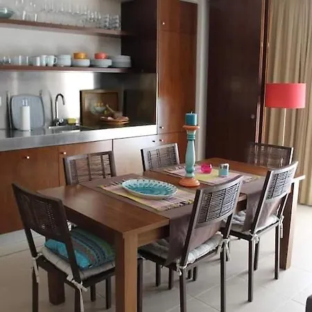 Apartamento De Luxo T2, 7 Piscinas E A 5 Minutos Apartment *